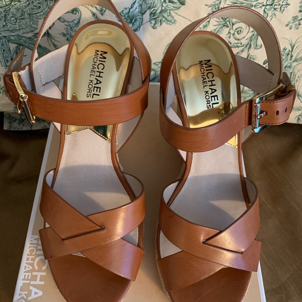NIB-Michael Kors Women's Luggage Wedge Sandals.
